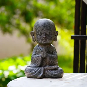 Bouddha Moine Enfant en Méditation Namasté